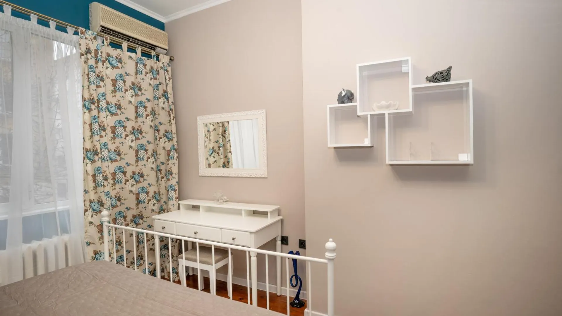 Apartment Casa Blue - Two Bdr Suite Next To Ndk Sofia Bulgaria