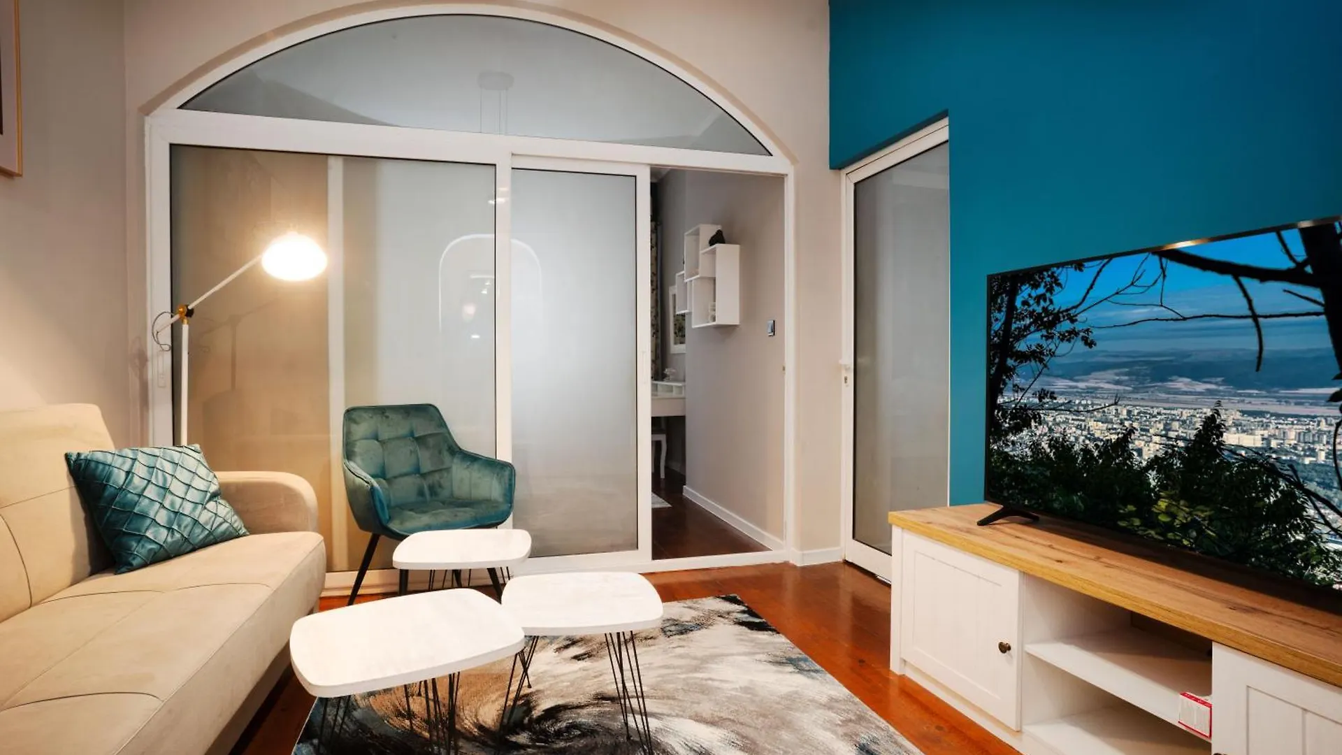 Casa Blue - Two Bdr Suite Next To Ndk Sofia 0*,